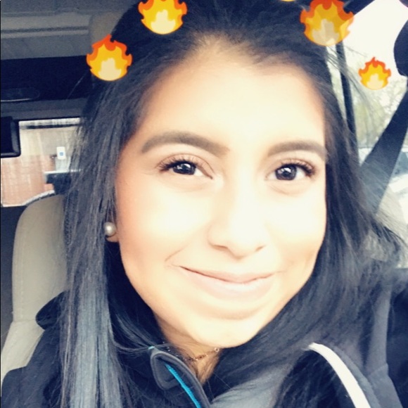 Meet your Posher, Maritza - Picture 1 of 2